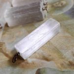 Necklace SELENITE 3 cm
