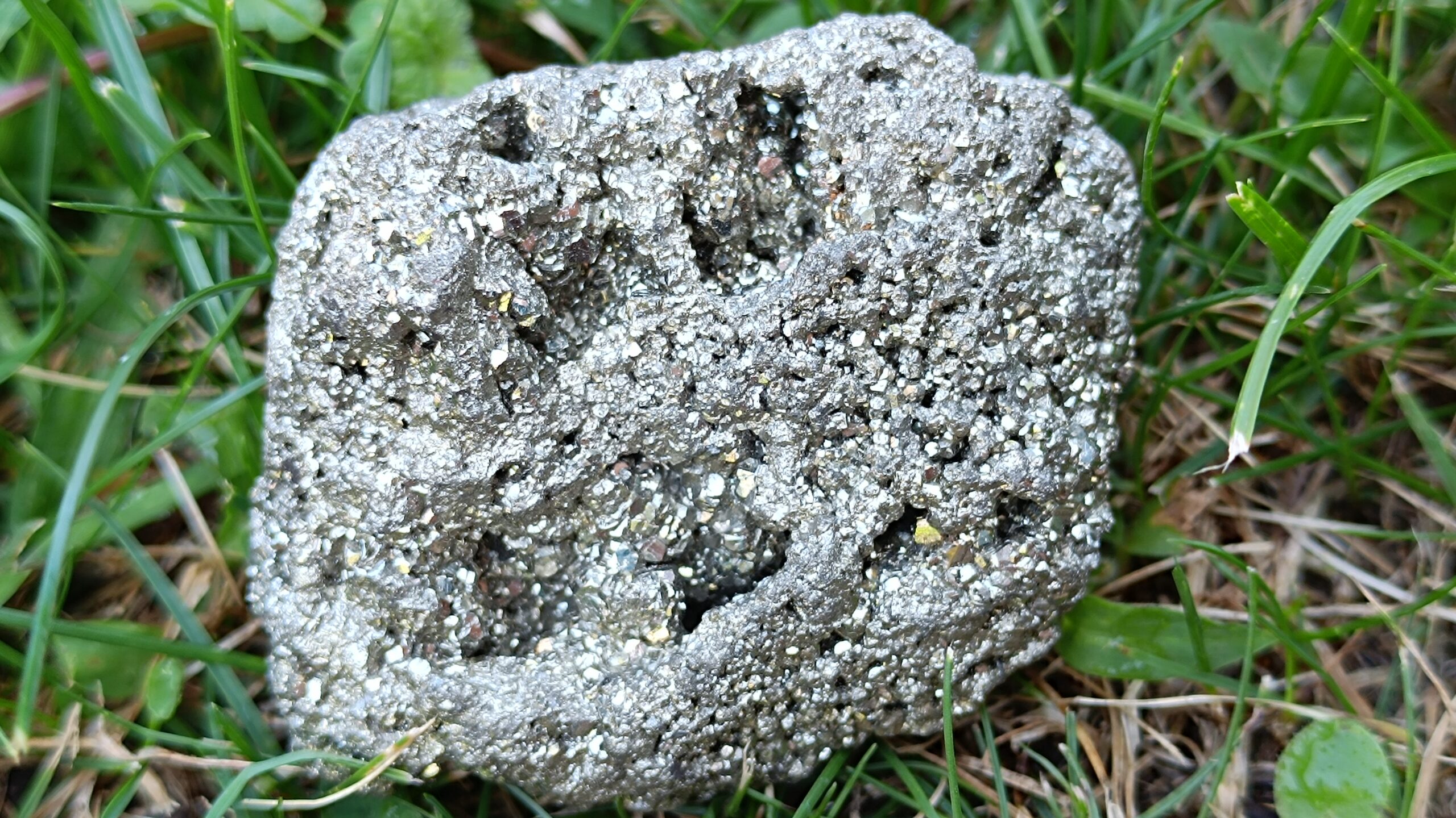 IMG_20250811_104158 pyrit  ♥ 6 x 4.5cm - Image 1