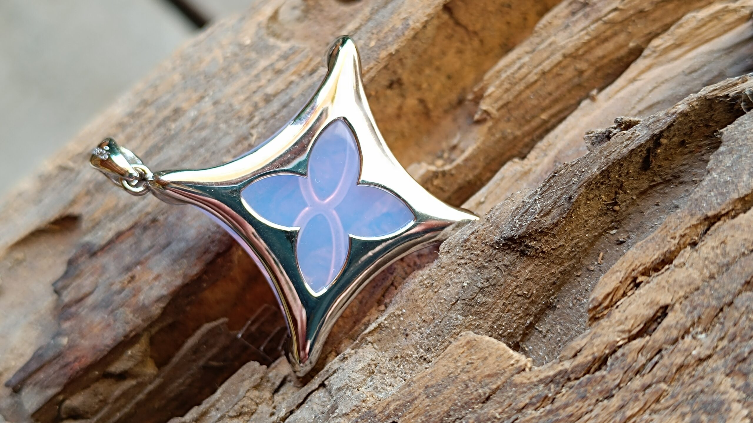 IMG_20250816_165209 Amulet Andara -  Karmická hviezda JEMNE FIALOVÁ - Image 2